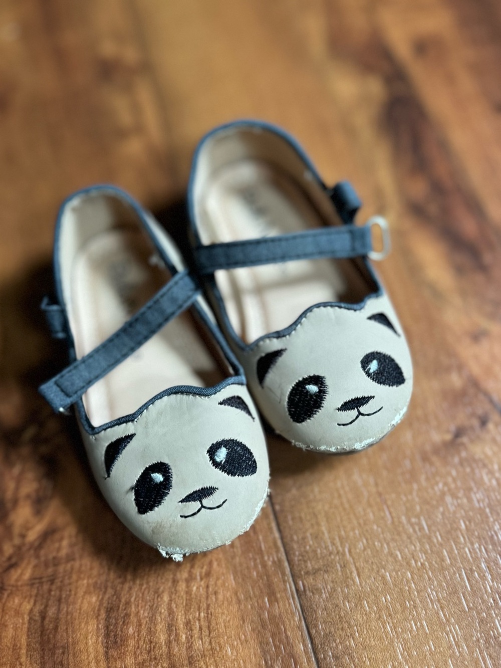 Girls Cream Panda Mary Jane Dress Shoes with Black Accents size 6 toddler